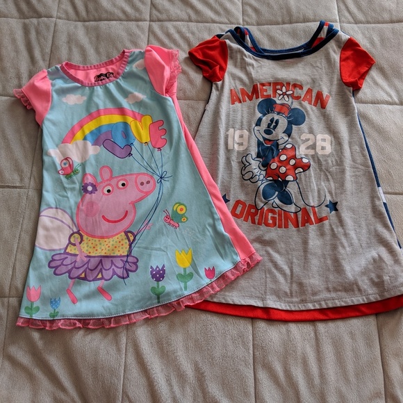 Girls Peppa Pig and Minnie Mouse nightgowns 4T - Picture 1 of 4